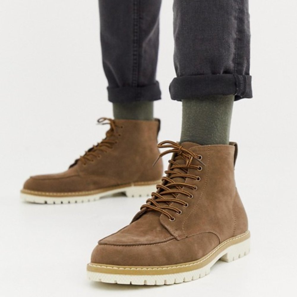 Brand New Men's Lace Up Boots Size 8 (US)